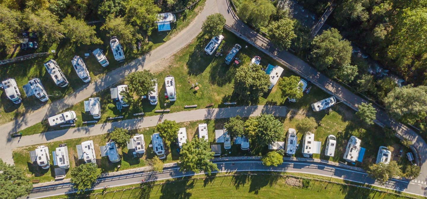 Área de caravanas visto desde el cielo