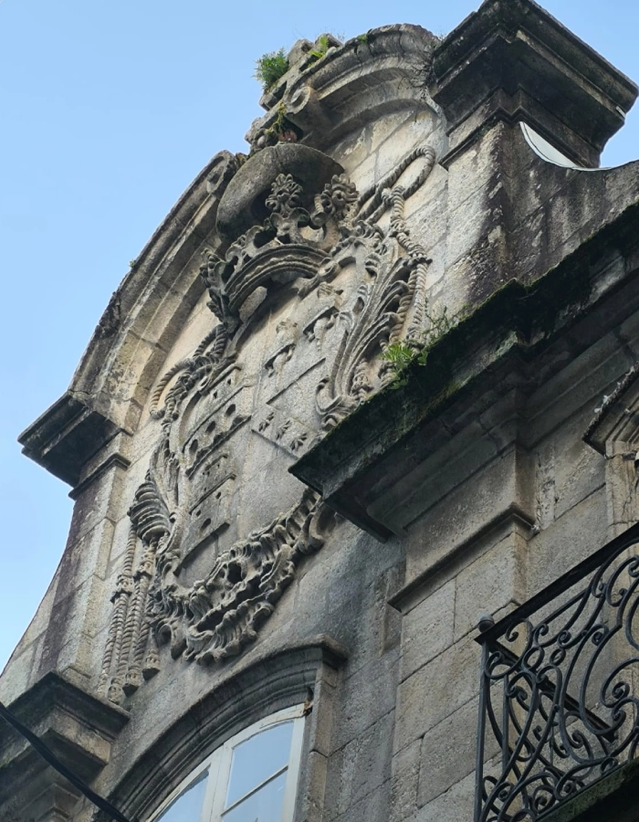 Escudo del Palacio del Arzobispo Rajoy