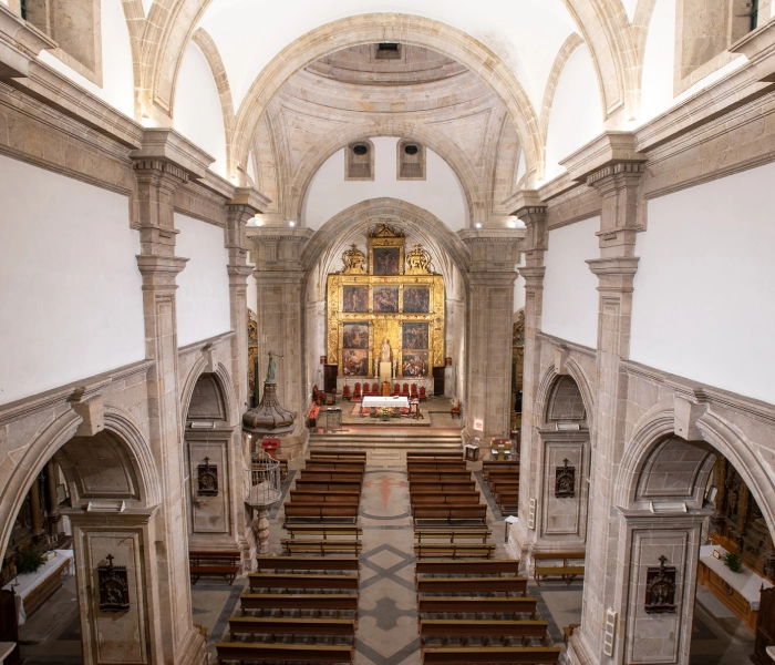 Interior de la Iglesia de Santiago