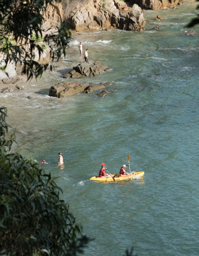 Kayak en la playa de Chamoso